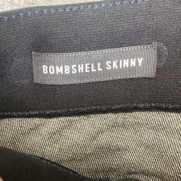 Torrid Bombshell Skinny Jeans Womens 14R Blue Mid  Rise 5 Pockets Zip Fly Casual - Picture 9 of 12